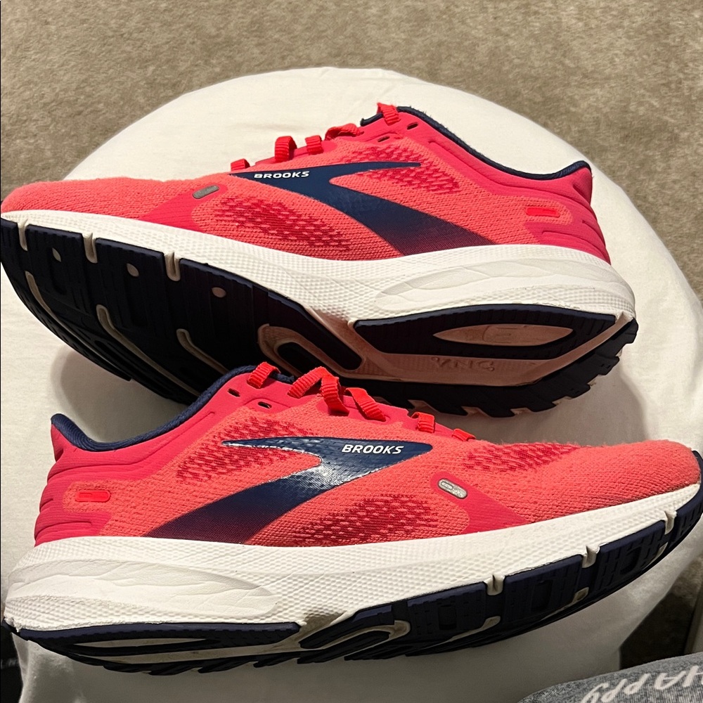 Brooks Women's Running Shoes - Pink/Blue. See photos for imperfections. SZ 8.5 - Picture 4 of 9